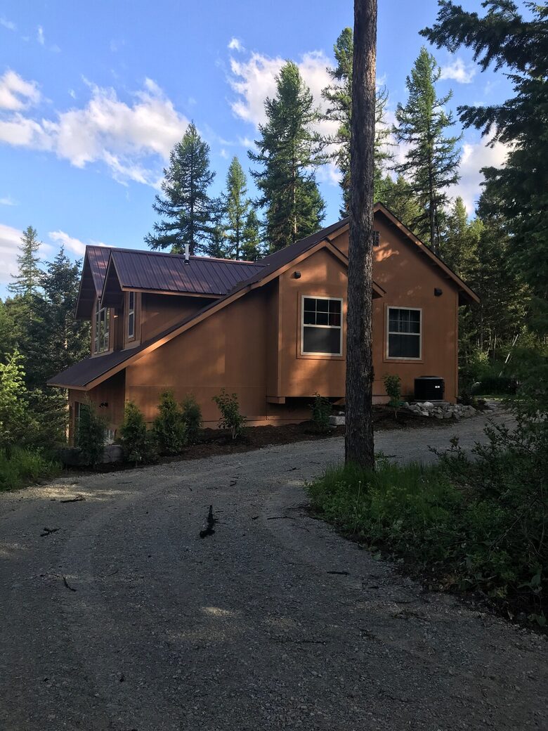 Secluded Forest Guesthouse Near Whitefish - Whitefish, Montana