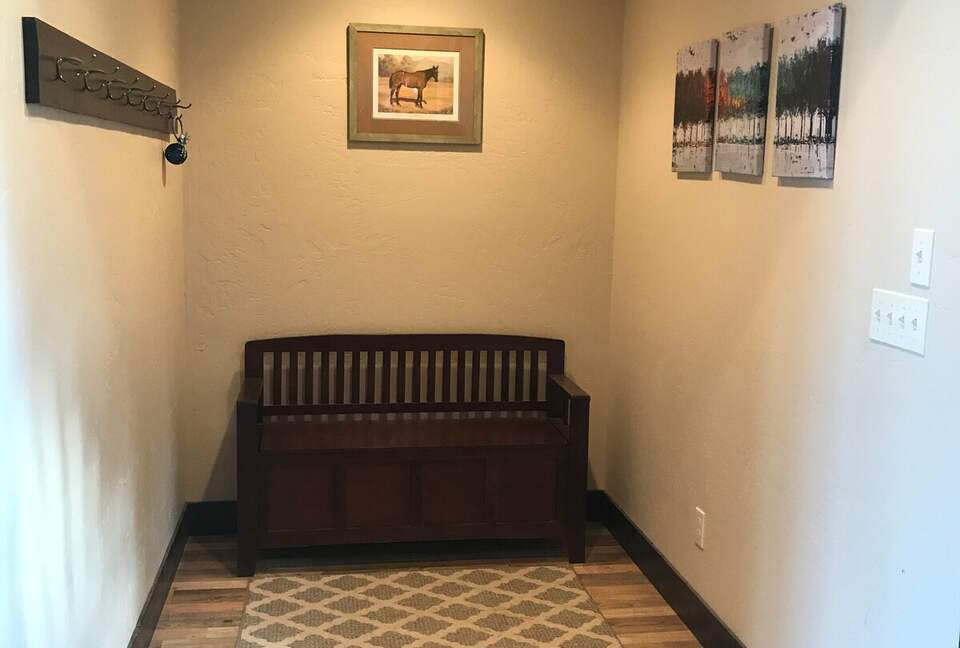 Secluded Forest Guesthouse Near Whitefish - Whitefish, Montana