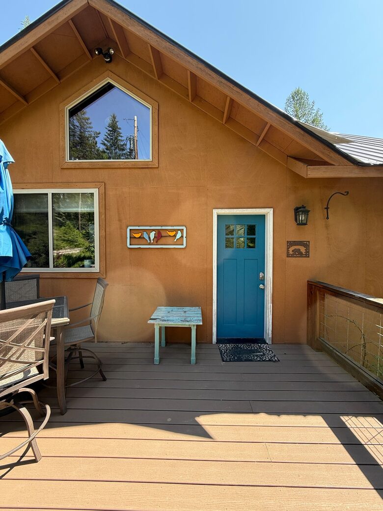 Secluded Forest Guesthouse Near Whitefish - Whitefish, Montana