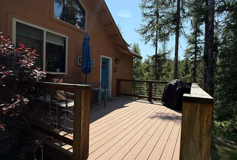 Secluded Forest Guesthouse Near Whitefish - Whitefish, Montana