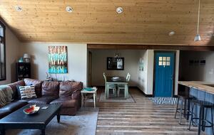 Secluded Forest Guesthouse Near Whitefish - Whitefish, Montana