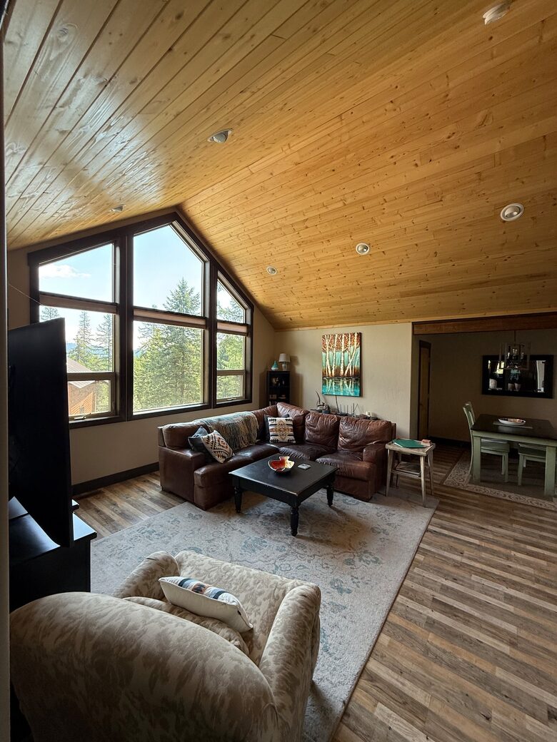 Secluded Forest Guesthouse Near Whitefish - Whitefish, Montana