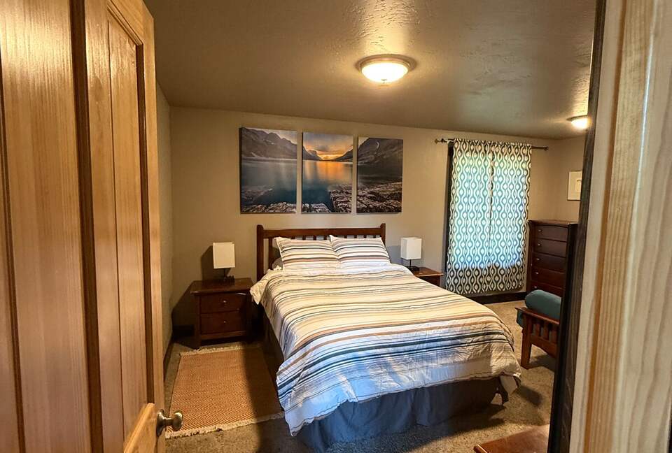 Secluded Forest Guesthouse Near Whitefish - Whitefish, Montana