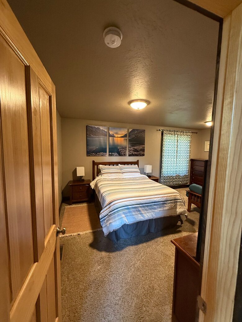 Secluded Forest Guesthouse Near Whitefish - Whitefish, Montana