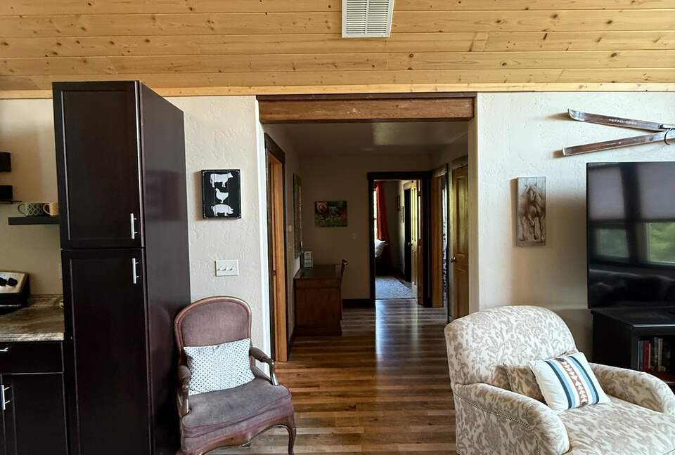 Secluded Forest Guesthouse Near Whitefish - Whitefish, Montana