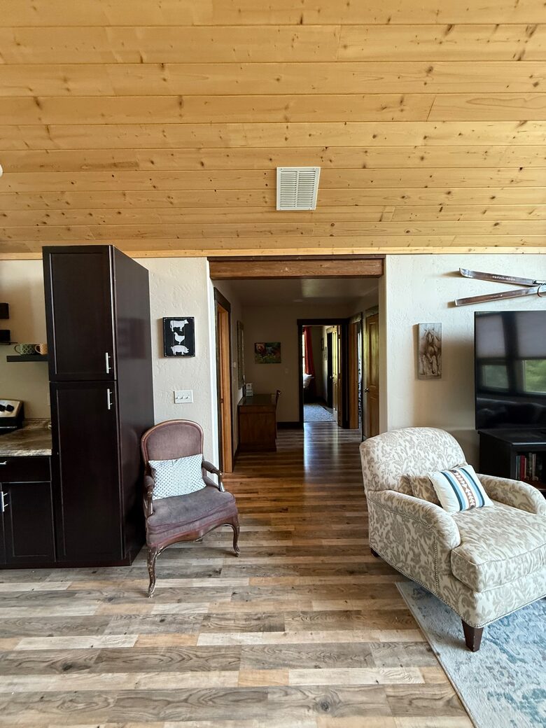 Secluded Forest Guesthouse Near Whitefish - Whitefish, Montana