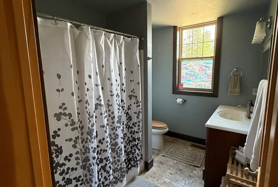 Secluded Forest Guesthouse Near Whitefish - Whitefish, Montana