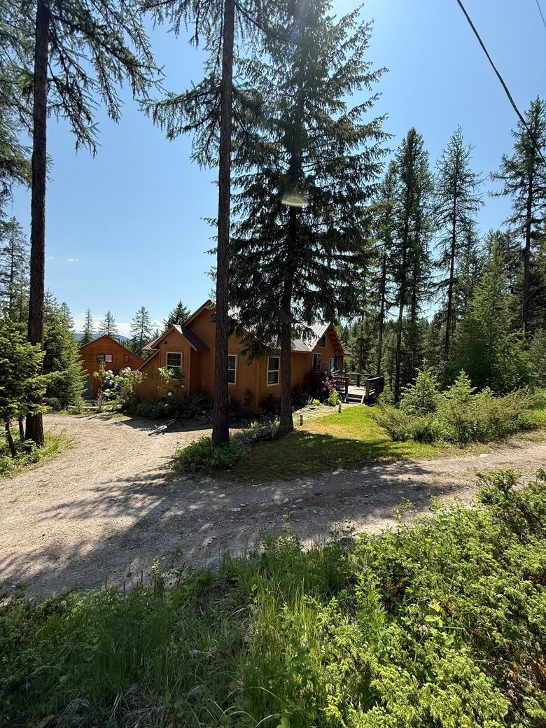 Secluded Forest Guesthouse Near Whitefish - Whitefish, Montana