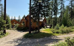 Secluded Forest Guesthouse Near Whitefish - Whitefish, Montana