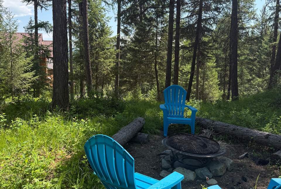 Secluded Forest Guesthouse Near Whitefish - Whitefish, Montana