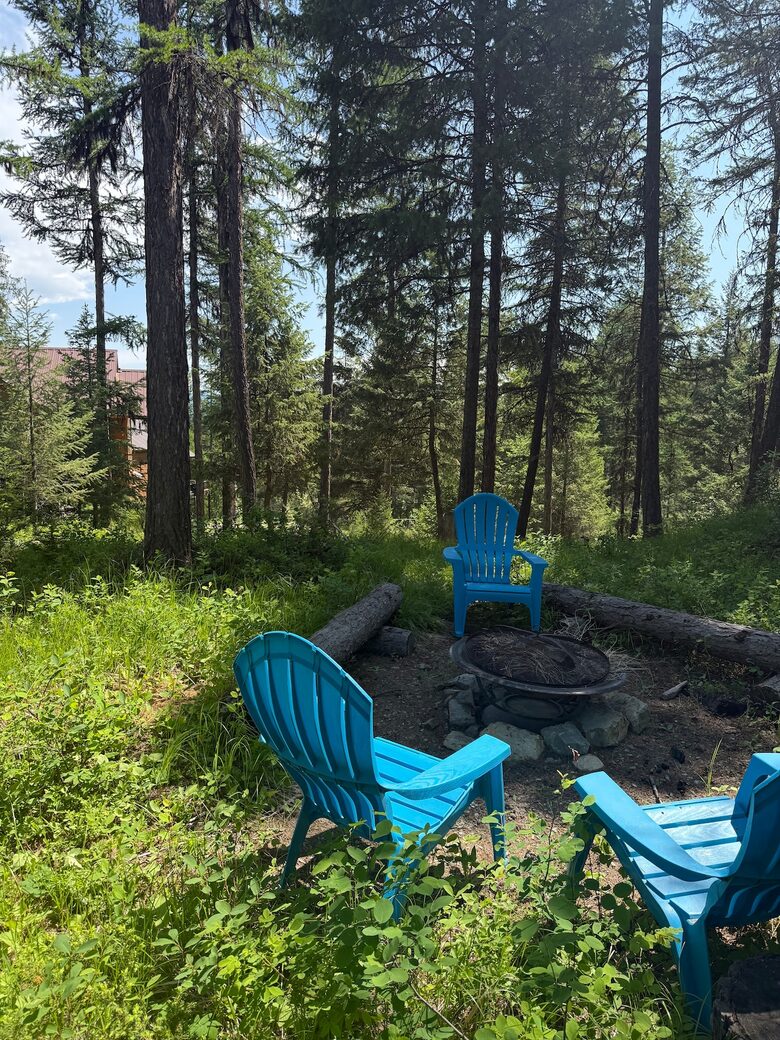 Secluded Forest Guesthouse Near Whitefish - Whitefish, Montana