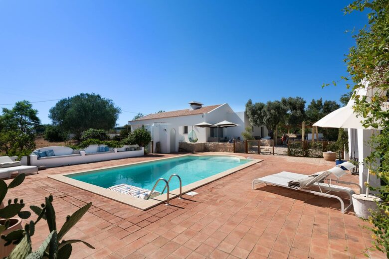 An Algarve Farmhouse With Rustic And Elegant Design - Tavira, Portugal