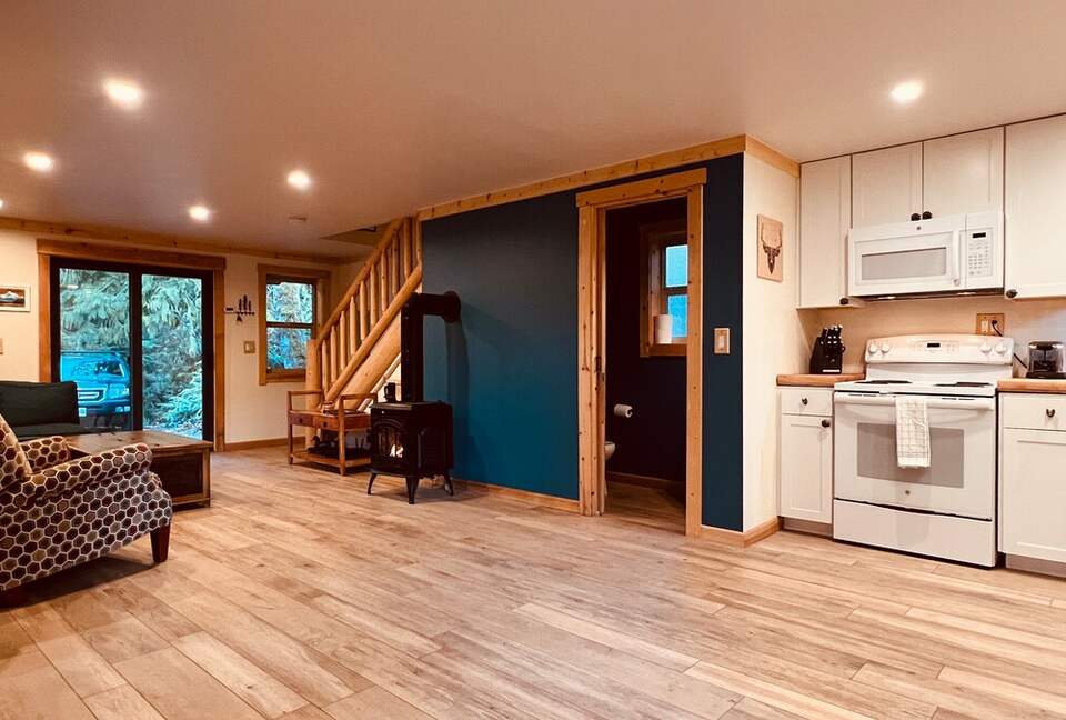 Cozy Mt. Baker Cabin with Forest & Mountain Views - Deming, Washington