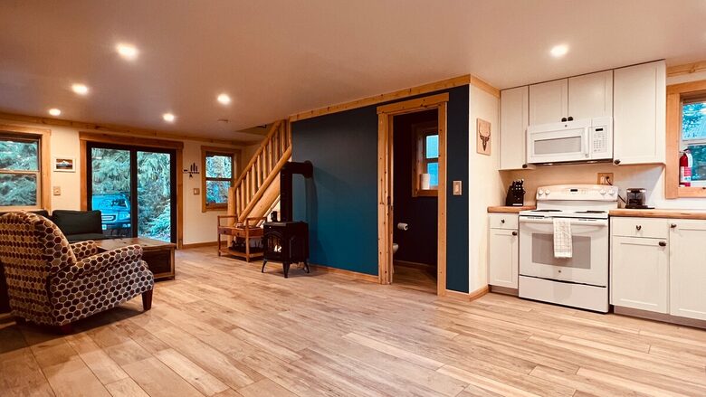 Cozy Mt. Baker Cabin with Forest & Mountain Views - Deming, Washington