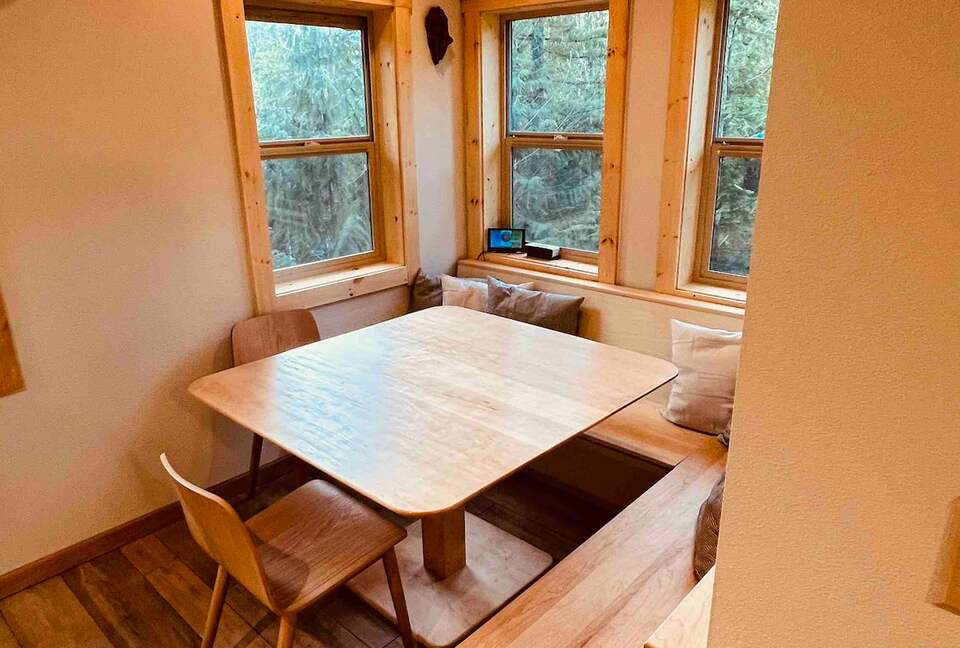 Cozy Mt. Baker Cabin with Forest & Mountain Views - Deming, Washington