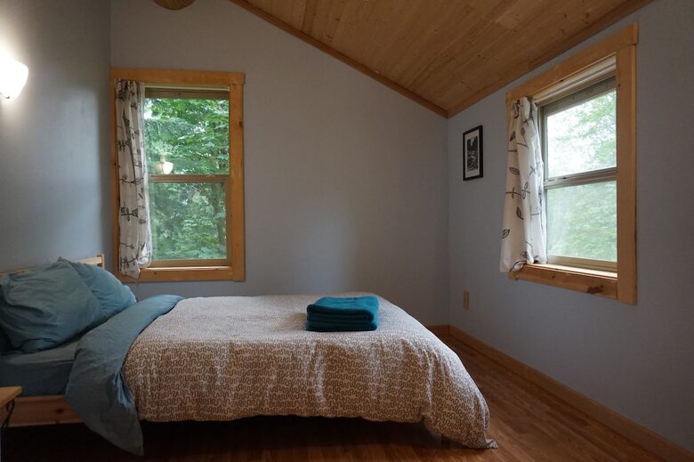 Cozy Mt. Baker Cabin with Forest & Mountain Views - Deming, Washington