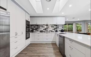 Large Group Coastal Living with Alfresco Flow - Capel Sound, Australia