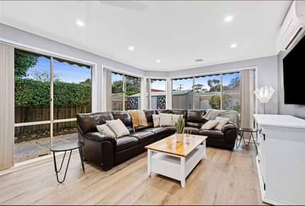 Large Group Coastal Living with Alfresco Flow - Capel Sound, Australia