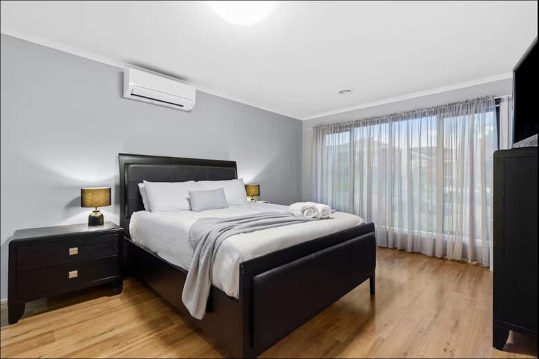 Large Group Coastal Living with Alfresco Flow - Capel Sound, Australia