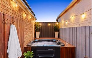 Large Group Coastal Living with Alfresco Flow - Capel Sound, Australia