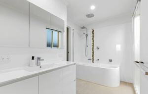 Large Group Coastal Living with Alfresco Flow - Capel Sound, Australia