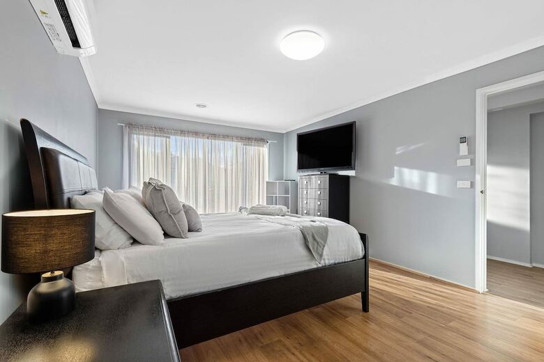 Large Group Coastal Living with Alfresco Flow - Capel Sound, Australia