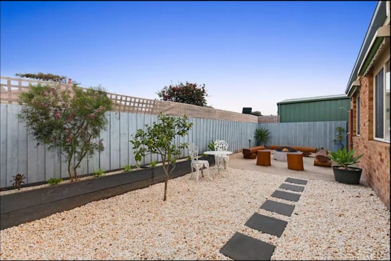 Large Group Coastal Living with Alfresco Flow - Capel Sound, Australia