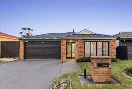 Large Group Coastal Living with Alfresco Flow - Capel Sound, Australia