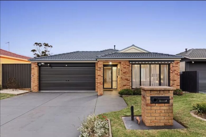 Large Group Coastal Living with Alfresco Flow - Capel Sound, Australia
