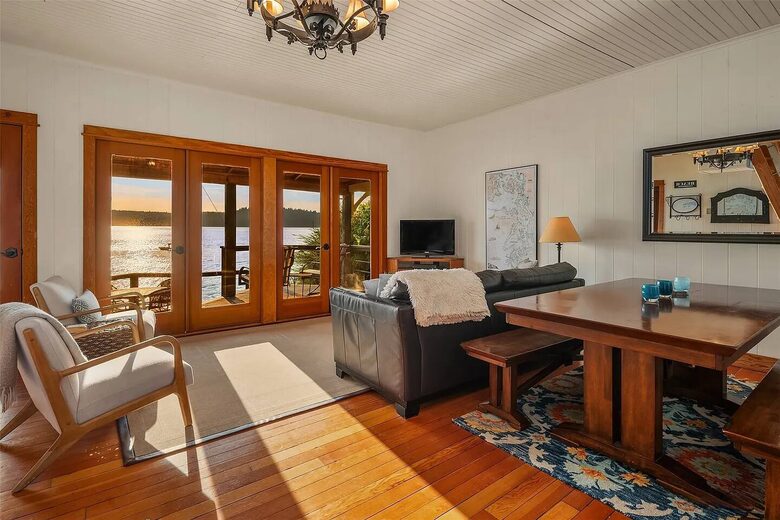 Fern Cove Waterfront Escape on Vashon Island - Vashon, Washington