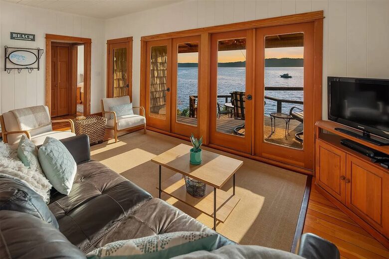 Fern Cove Waterfront Escape on Vashon Island - Vashon, Washington