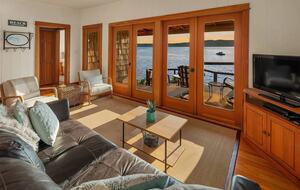 Fern Cove Waterfront Escape on Vashon Island - Vashon, Washington