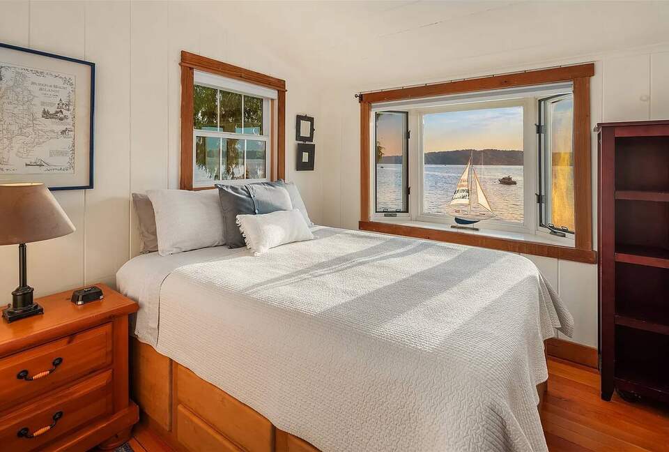 Fern Cove Waterfront Escape on Vashon Island - Vashon, Washington