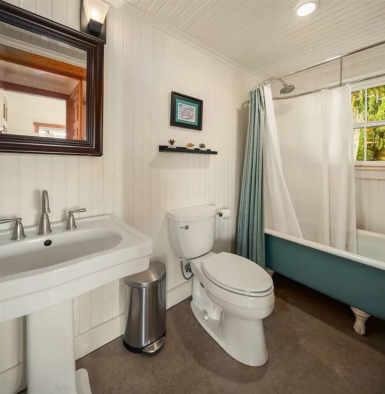 Fern Cove Waterfront Escape on Vashon Island - Vashon, Washington