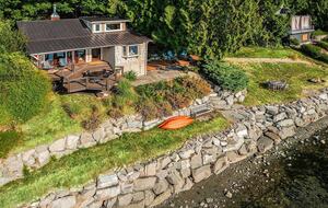 Fern Cove Waterfront Escape on Vashon Island - Vashon, Washington