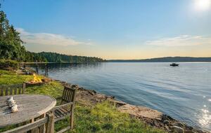 Fern Cove Waterfront Escape on Vashon Island - Vashon, Washington