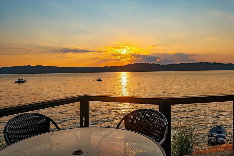 Fern Cove Waterfront Escape on Vashon Island - Vashon, Washington