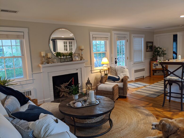 Charming Hydrangea Cottage in Osterville Village near Beaches - Osterville, Massachusetts