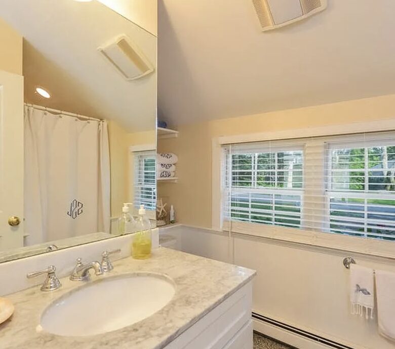 primary en suite bath