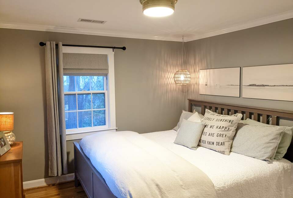 Charming Hydrangea Cottage in Osterville Village near Beaches - Osterville, Massachusetts