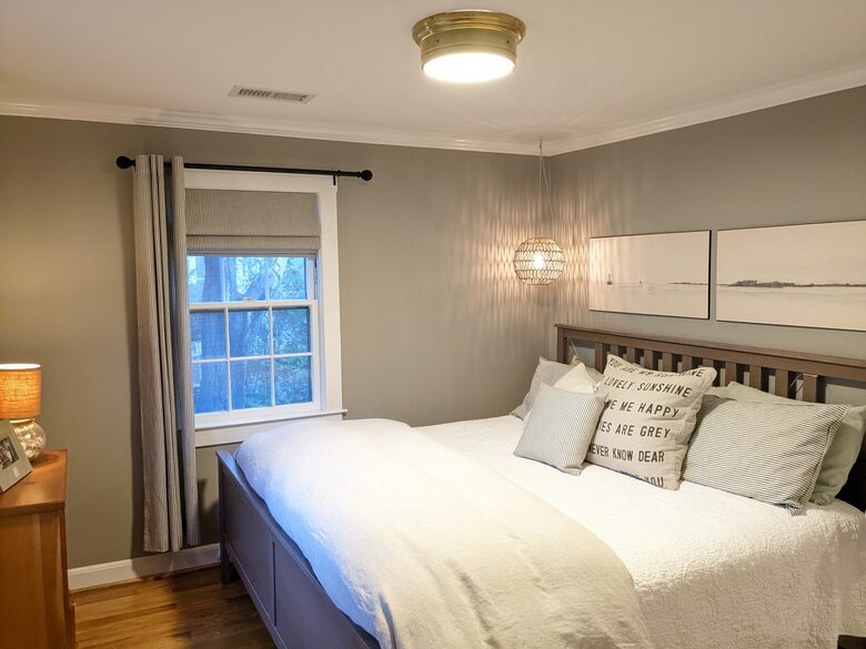 Charming Hydrangea Cottage in Osterville Village near Beaches - Osterville, Massachusetts