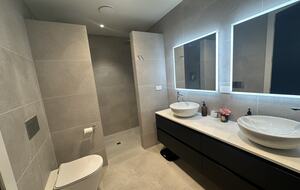 Arrowtown Golfside Retreat with Sun-Soaked Living - Arrowtown, New Zealand