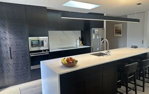 Arrowtown Golfside Retreat with Sun-Soaked Living - Arrowtown, New Zealand