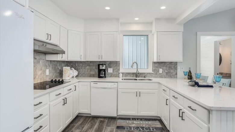 Modern Oceanfront Retreat on Ponte Vedra Beach - Jacksonville Beach, Florida