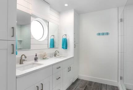 Modern Oceanfront Retreat on Ponte Vedra Beach - Jacksonville Beach, Florida