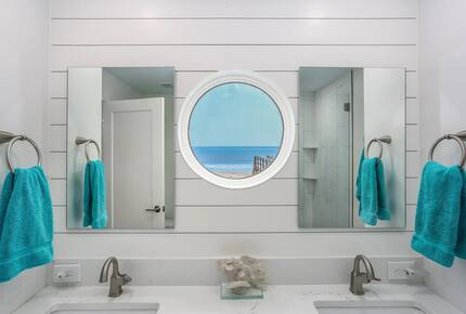 Modern Oceanfront Retreat on Ponte Vedra Beach - Jacksonville Beach, Florida