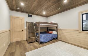 Bedroom 6 Bunk Room
