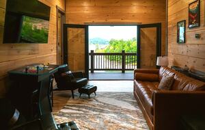 Smoky Mountain Lakeview Lodge | Indoor Pool & Private Dock - Sevierville, Tennessee