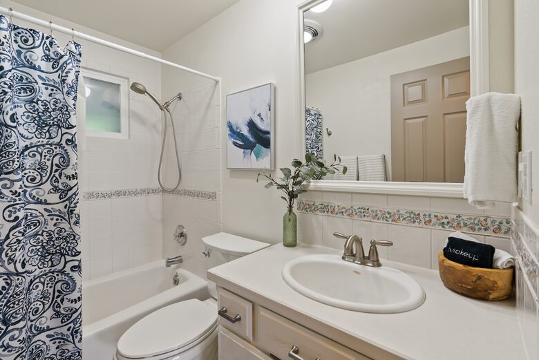 Private Lakefront Retreat on Liberty Lake - Liberty Lake, Washington