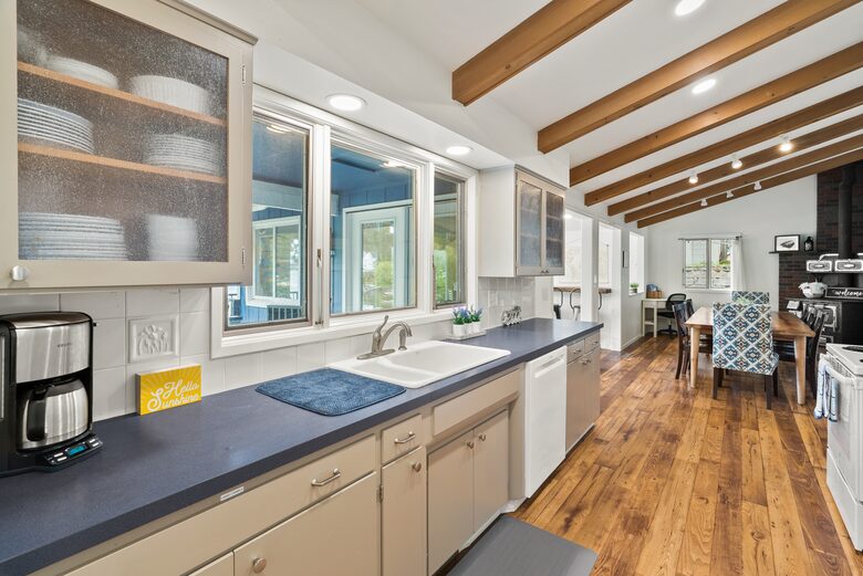 Private Lakefront Retreat on Liberty Lake - Liberty Lake, Washington